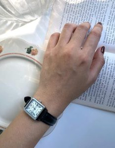 Casio – Élégante montre carrée femme – Bracelet cuir noir – LTP-V007L-7B1UDF