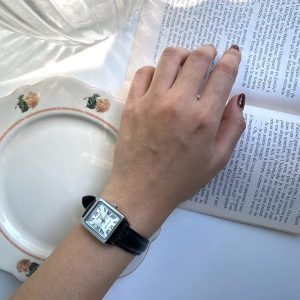 Casio – Élégante montre carrée femme – Bracelet cuir noir – LTP-V007L-7B1UDF