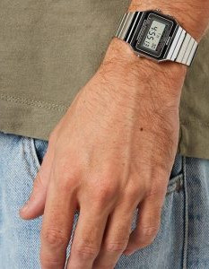 Casio – Montre Vintage Collection – Super Slim Case – Bracelet en acier – A700W-1ADF