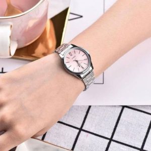 Casio – Montre femme élégante – Cadran rose – Bracelet en acier inoxydable – LTP-V005D-4B
