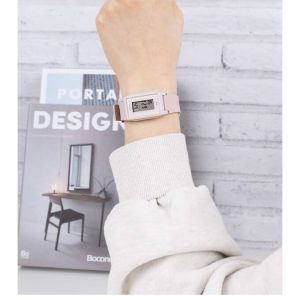 Casio – Montre numérique fine et légère – Résistante à l’eau – LF-10WH-4DF