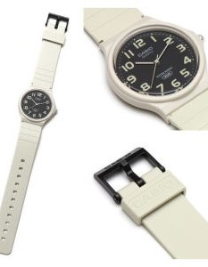 Casio – MQ-24UC-8BDF – Montre blanche en silicone avec cadran noir