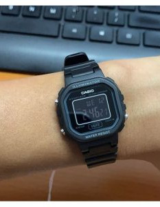Casio – Montre enfant digitale noire avec bracelet en caoutchouc noir – LA-20WH-1BDF Casio – Montre enfant digitale noire avec bracelet en caoutchouc noir – LA-20WH-1BDF