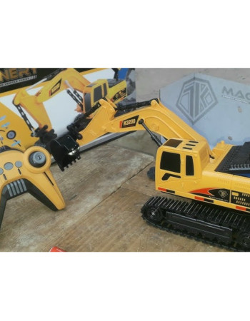 Excavatrice télécommandée (TRAX)