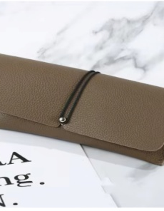 Étui de lunettes marron foncé