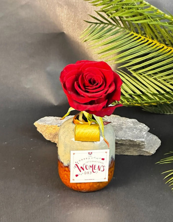 Rose Naturelle en vase artisanal