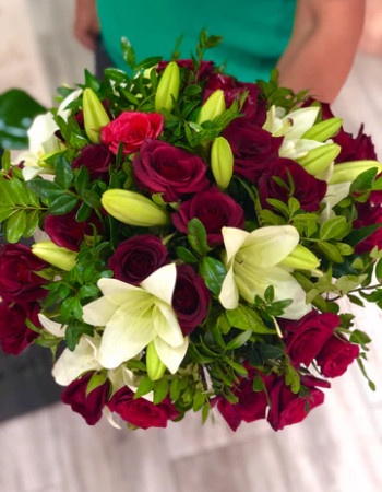 Red Roses and Lilies Bouquet